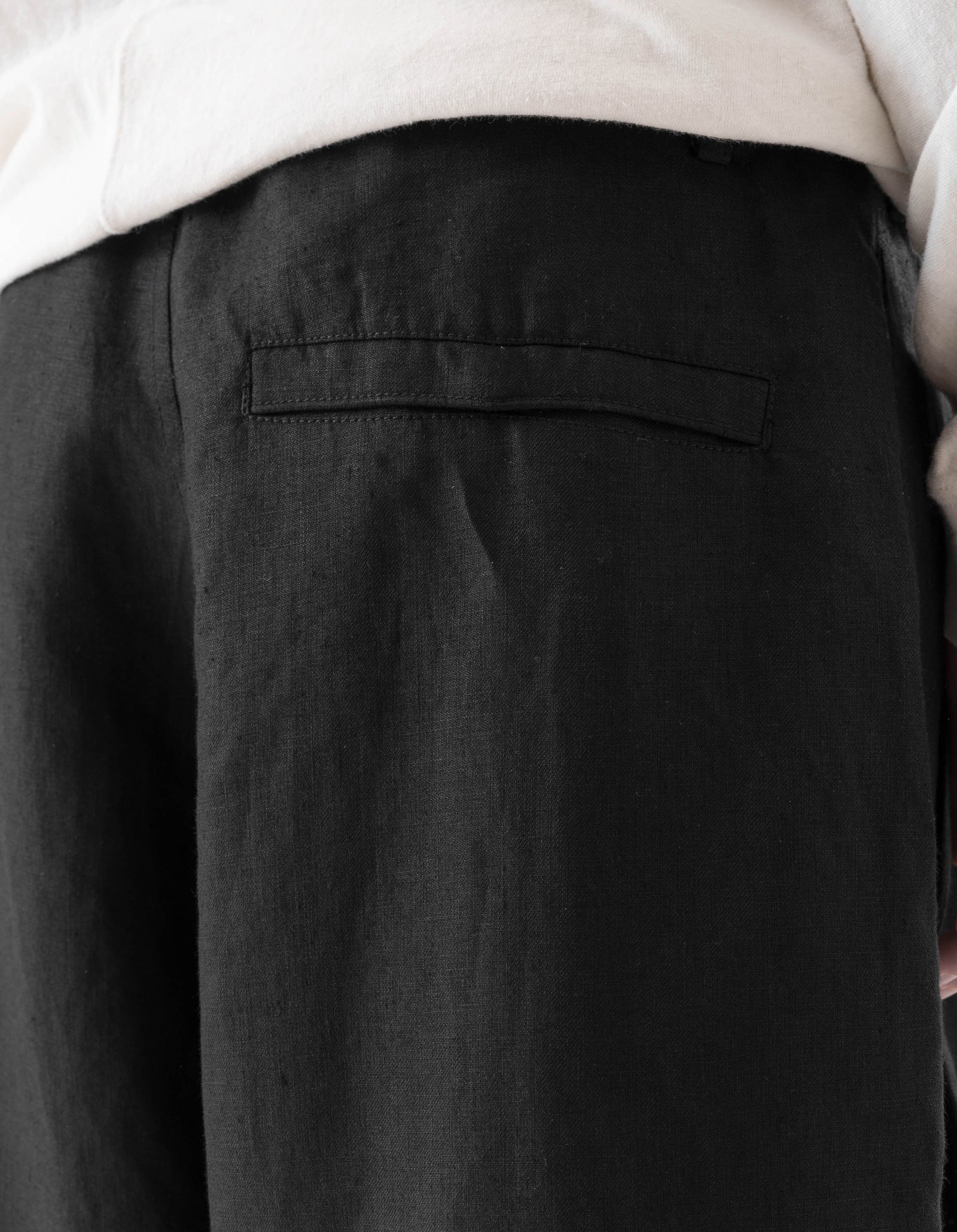7312 Maha Asym Linen Pleated Pants Black