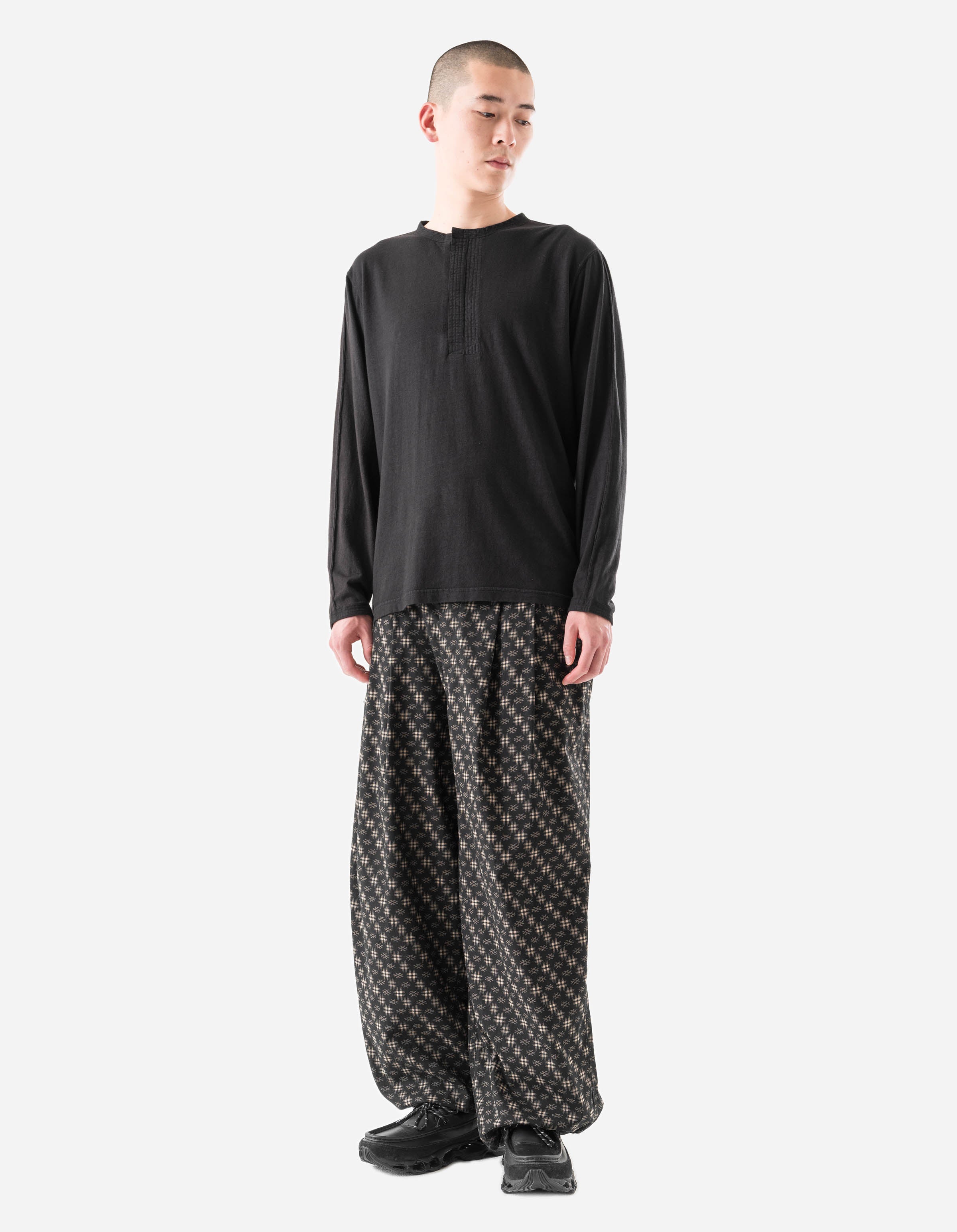 7323 Kasuri Loose Track Pants Sumi Black – Maharishi