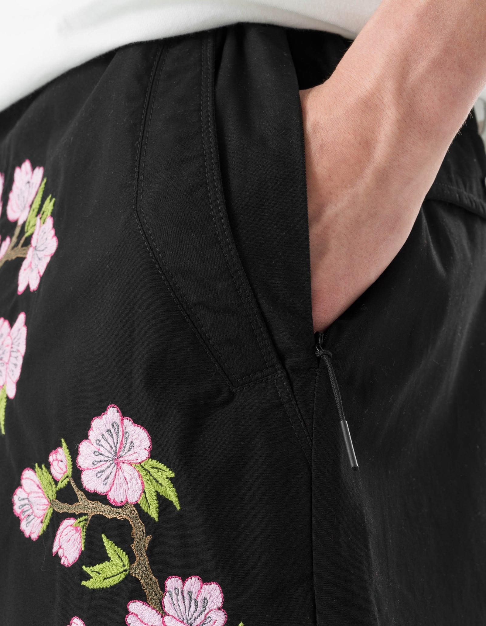 7353 Sakura Serenity Loose Snoshorts Black