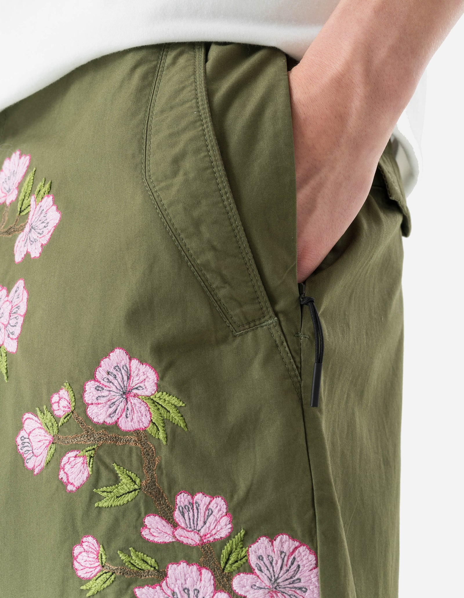 7353 Sakura Serenity Loose Snoshorts Olive OG-107F