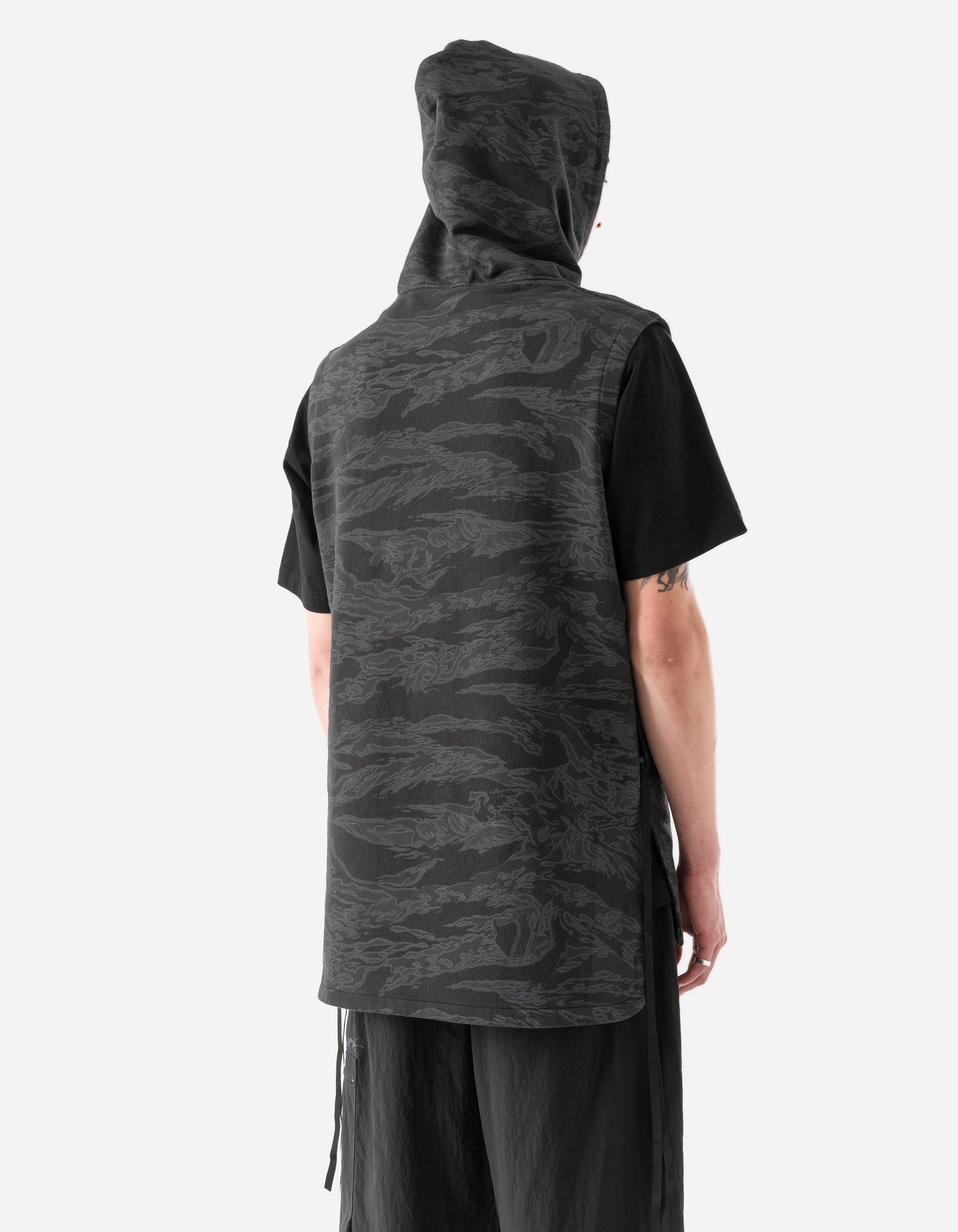 7271 Camo Hooded Prayer Gilet Subdued Night