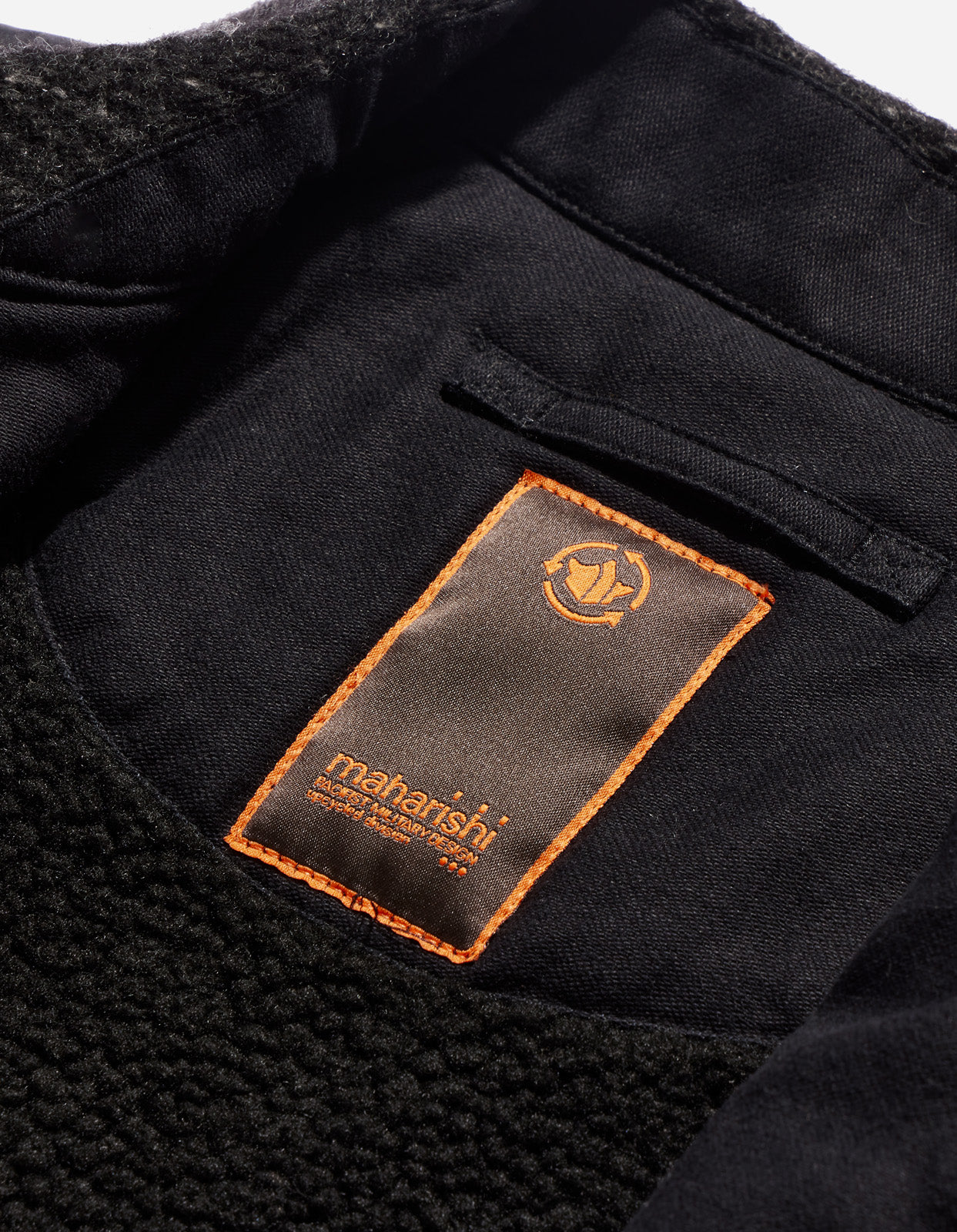 ジャケット・アウター m..0105 4083 Upcycled A2 Flight Jacket Black – Maharishi