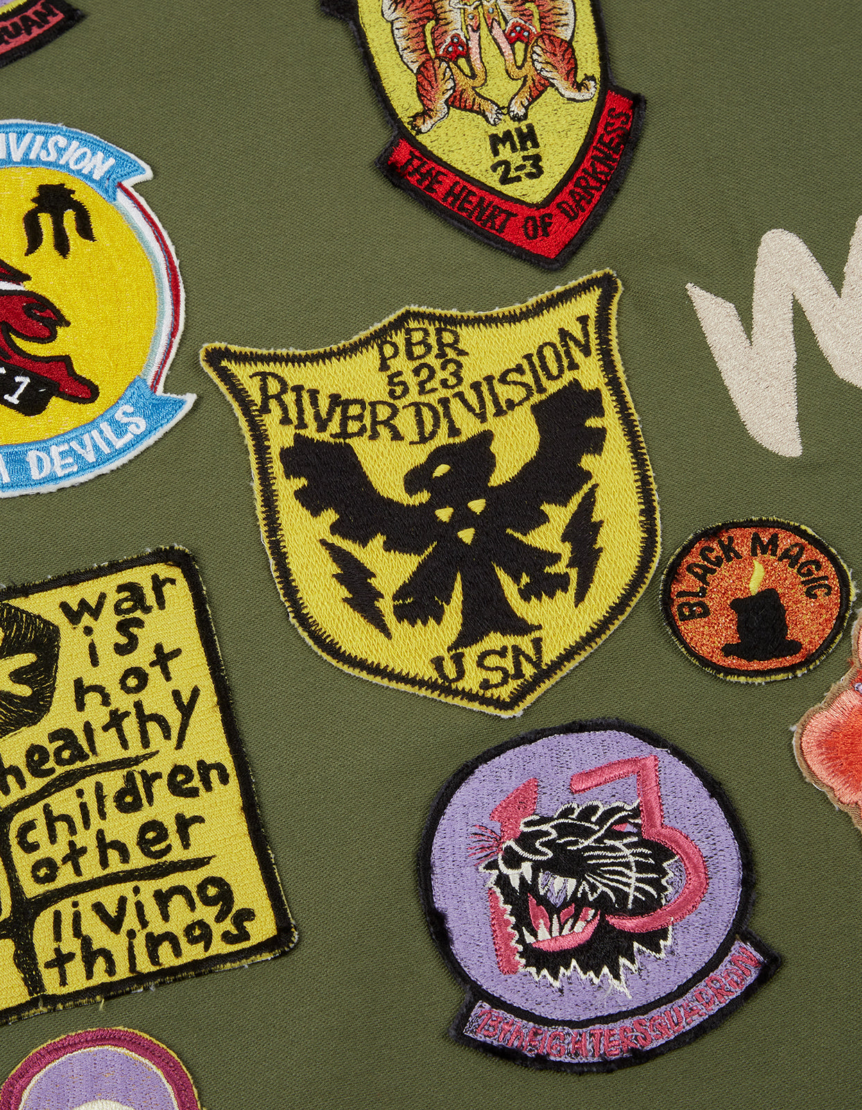 2136 Pearl Dragon Wall Tapestry Olive OG-107F